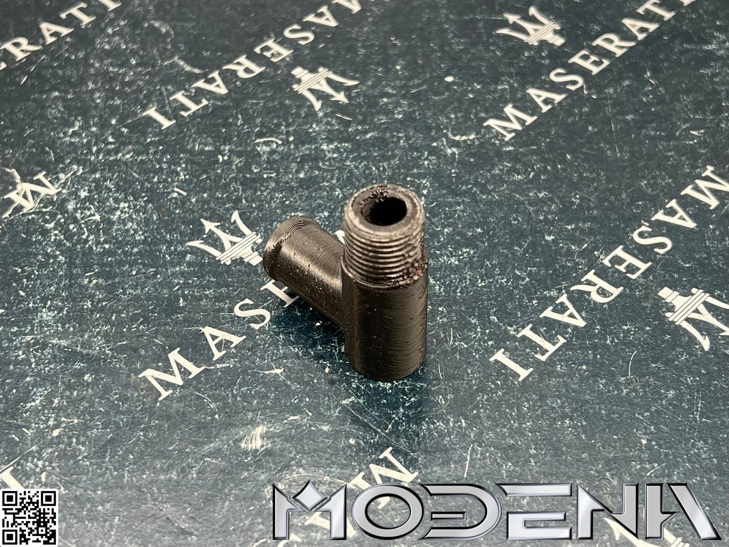 Ventildeckel Winkelanschluss Kurbelgehäuseentlüftung für Maserati 4 Ventil V6 V8